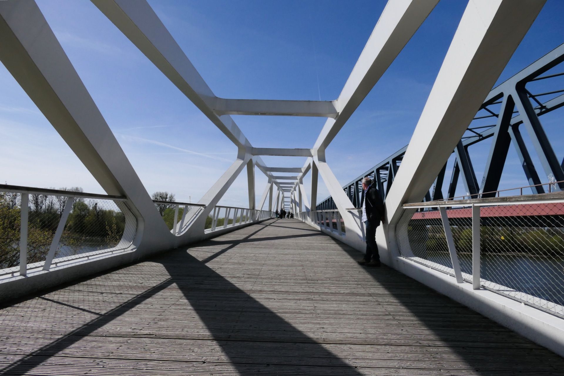 auf der Fußgängerbrücke