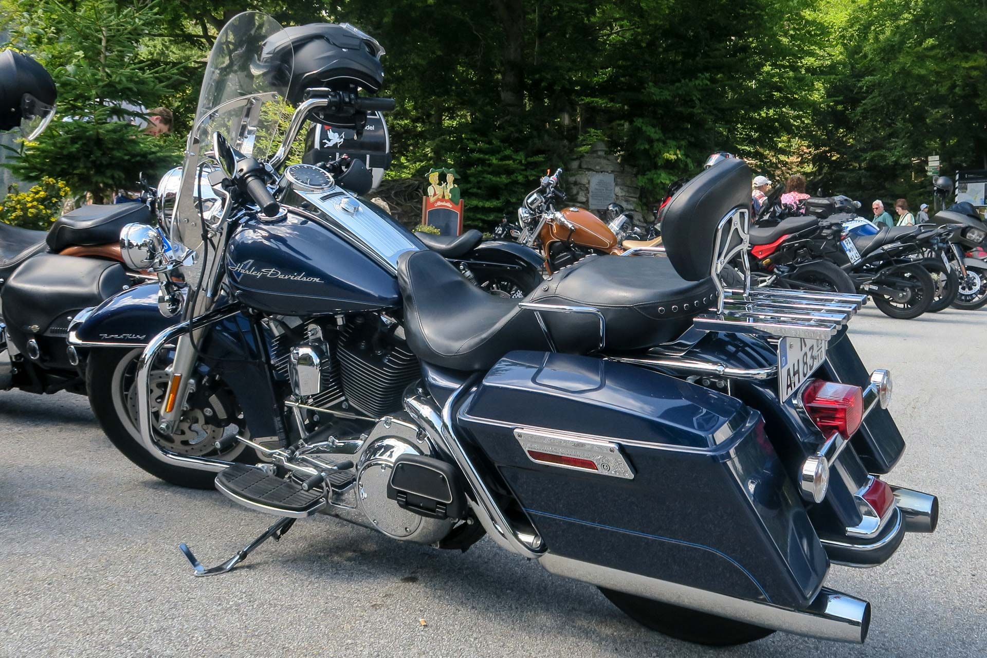 Harley Davidson auf dem Motorradparkplatz